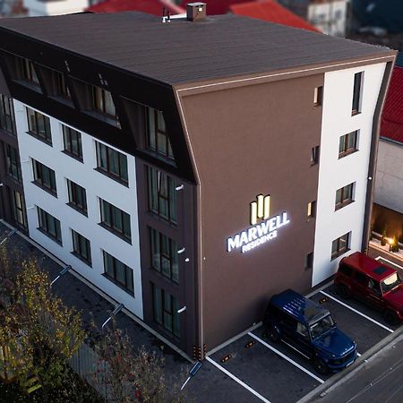 Deluxe Aparthotel Marwell Residence Сучава Экстерьер фото