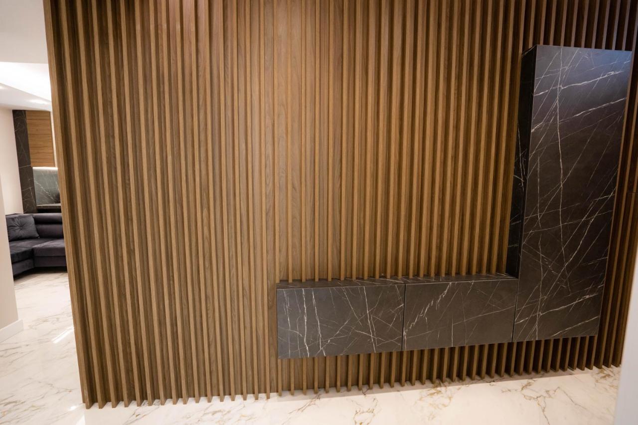 Deluxe Aparthotel Marwell Residence Сучава Экстерьер фото