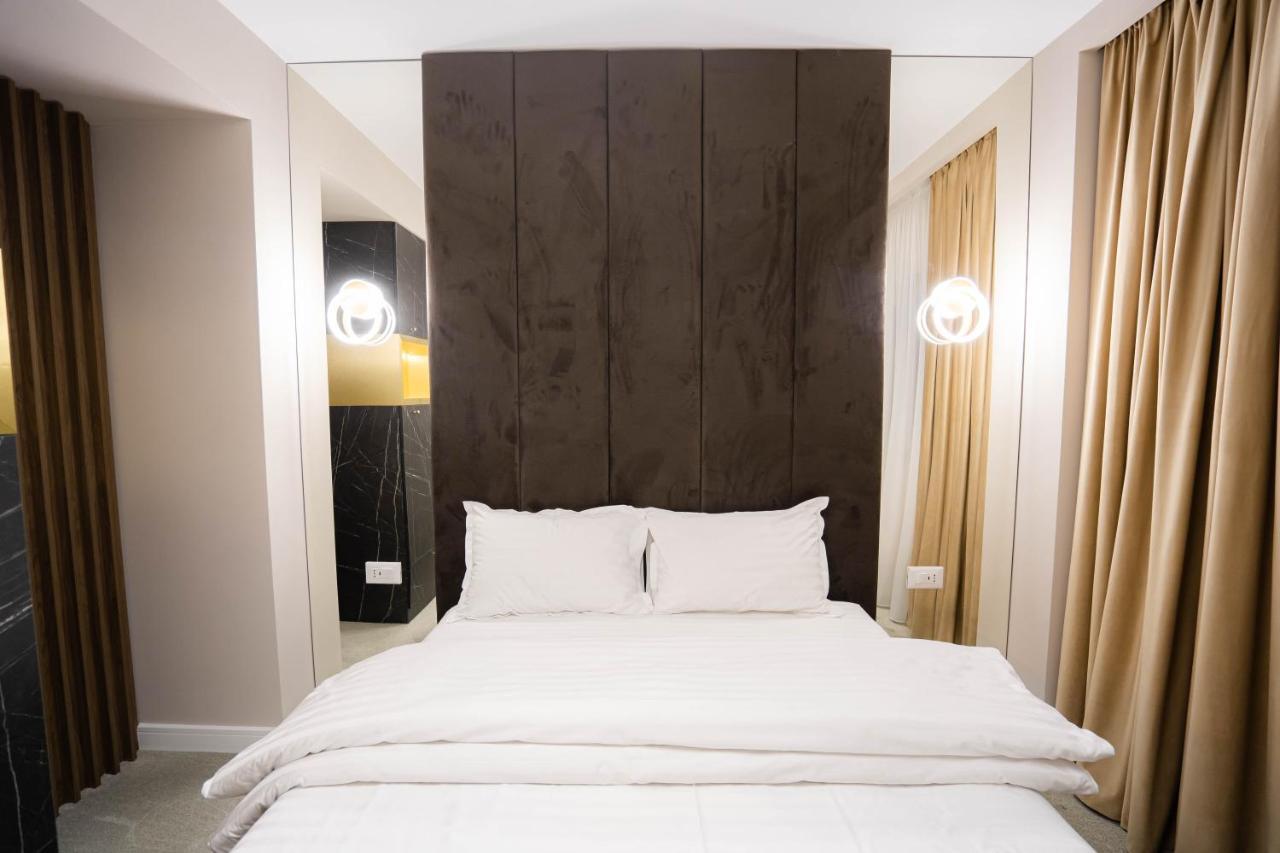Deluxe Aparthotel Marwell Residence Сучава Экстерьер фото