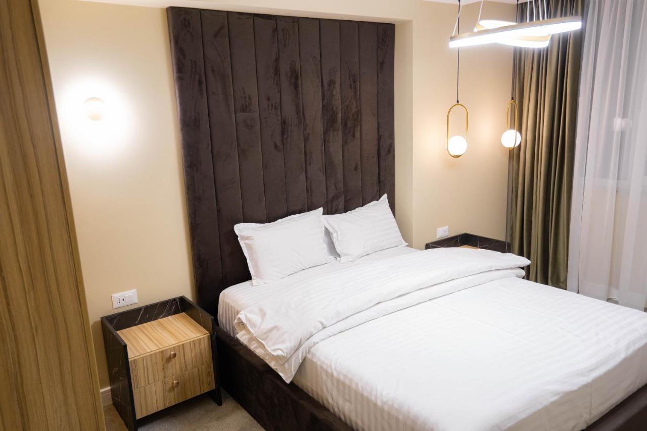 Deluxe Aparthotel Marwell Residence Сучава Экстерьер фото