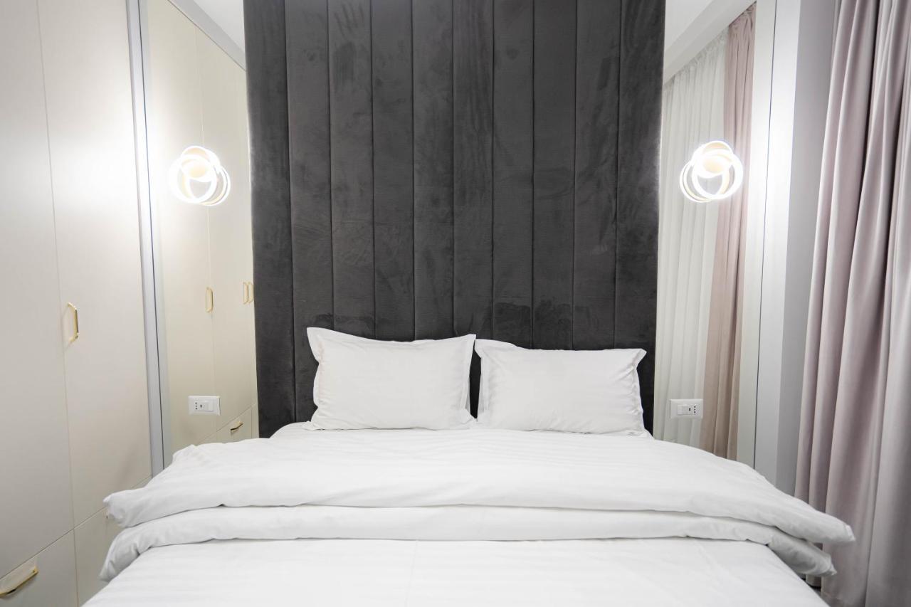 Deluxe Aparthotel Marwell Residence Сучава Экстерьер фото