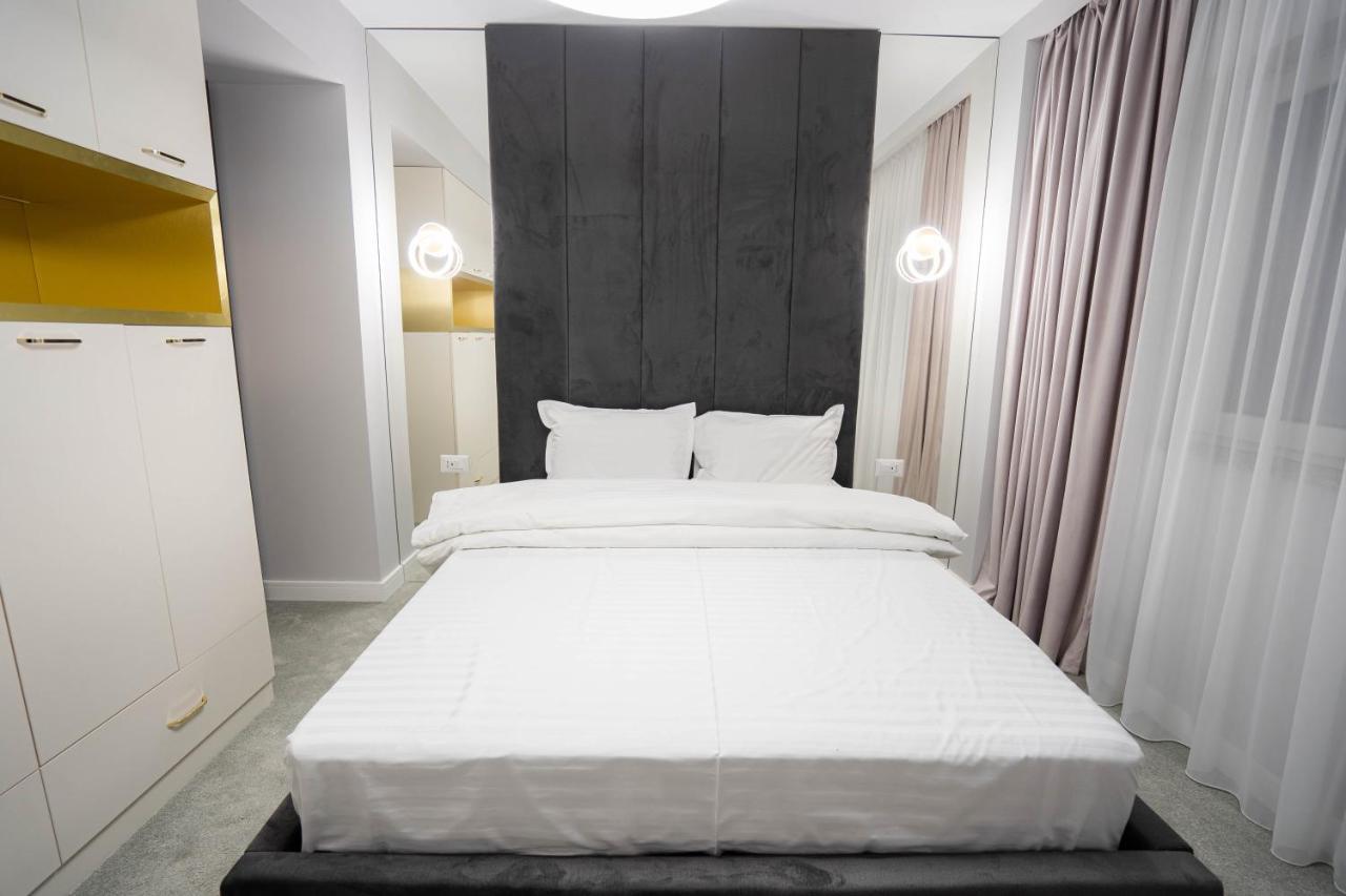 Deluxe Aparthotel Marwell Residence Сучава Экстерьер фото