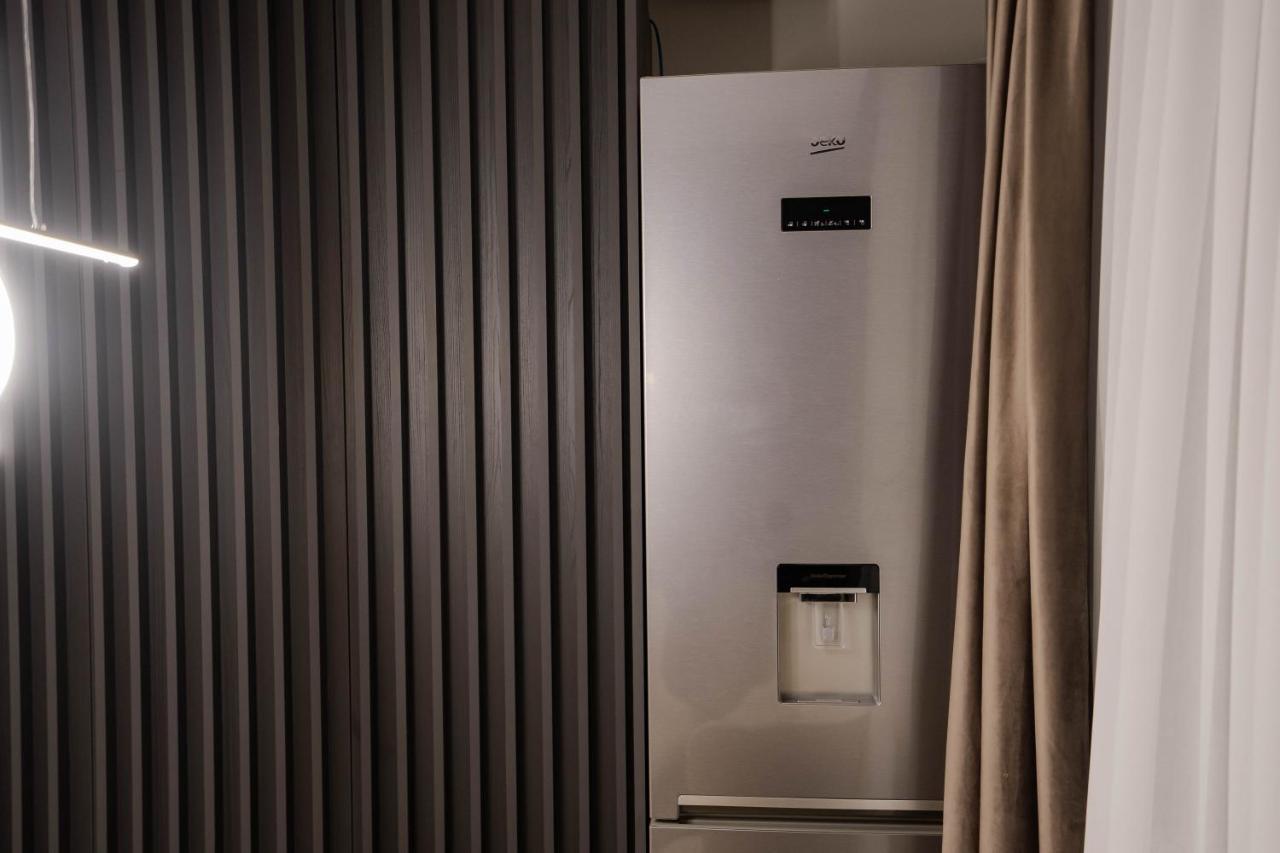 Deluxe Aparthotel Marwell Residence Сучава Экстерьер фото
