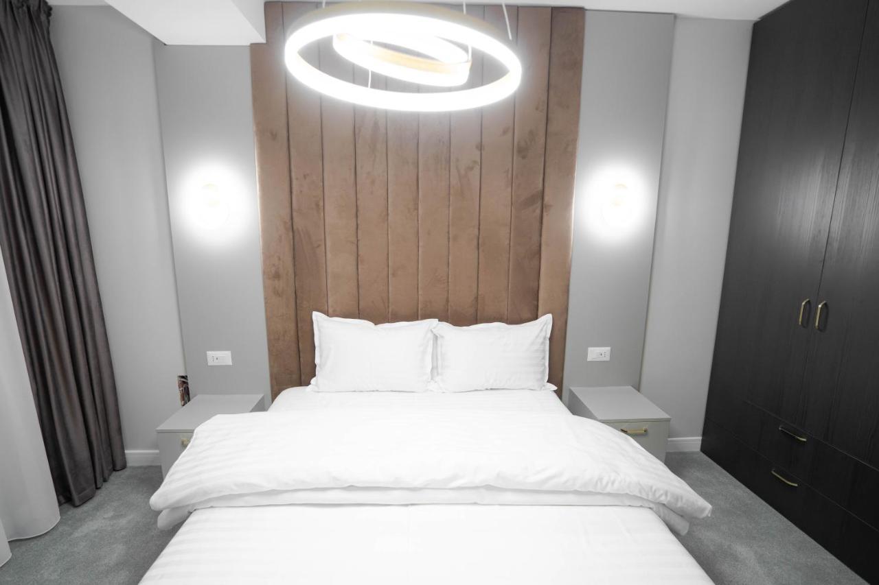 Deluxe Aparthotel Marwell Residence Сучава Экстерьер фото
