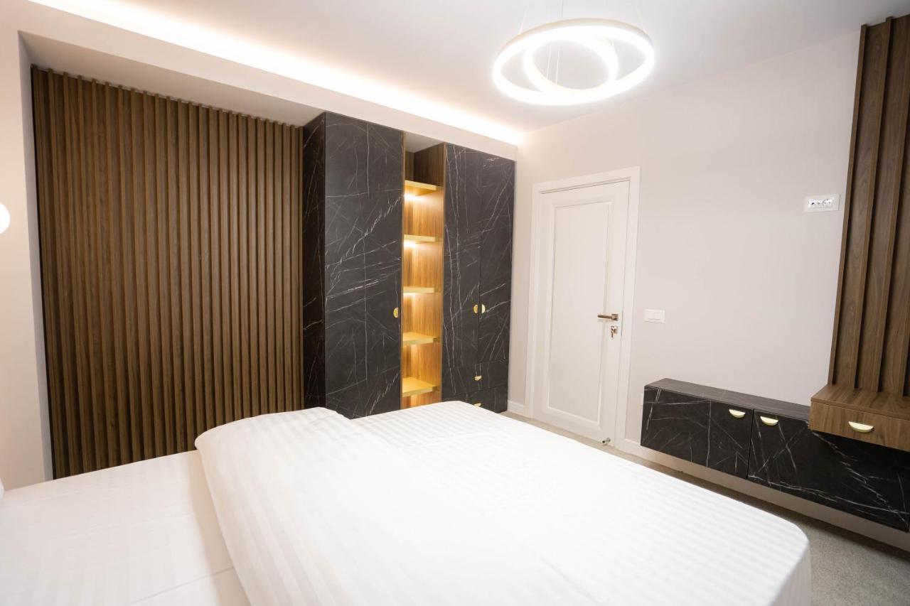 Deluxe Aparthotel Marwell Residence Сучава Экстерьер фото