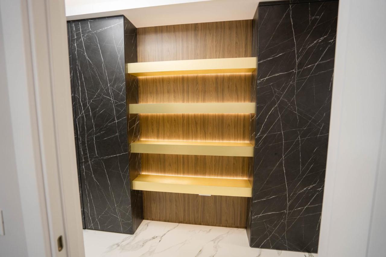 Deluxe Aparthotel Marwell Residence Сучава Экстерьер фото