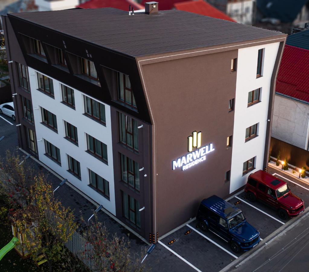 Deluxe Aparthotel Marwell Residence Сучава Экстерьер фото